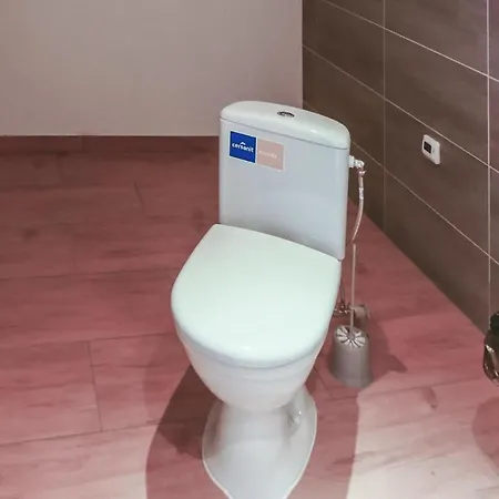 Apartment In With Kitchen *